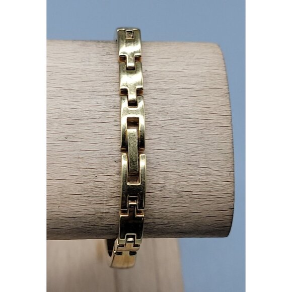 Peugeot Ladies Watch Quartz 21mm MOP Swarovski Crystal Dial 5.5" Gold Tone 7005 - Picture 4 of 12